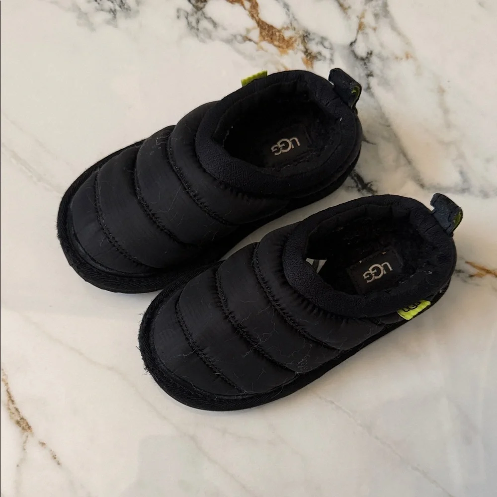 UGG Black Kids Slippers